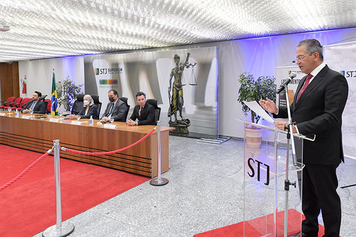 Obra lançada nesta terça (22) discute novo filtro processual do STJ